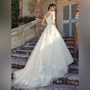 Size 12 Ballgown Wedding Dress